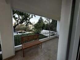 Skiathos Center Stylish 2 Bd w Balcony