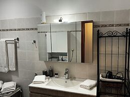 Skiathos Center Stylish 2 Bd w Balcony