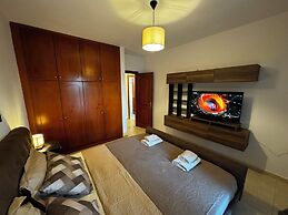 Skiathos Center Stylish 2 Bd w Balcony