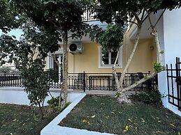 Skiathos Center Stylish 2 Bd w Balcony