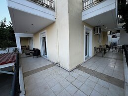 Skiathos Center Stylish 2 Bd w Balcony
