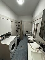 Skiathos Center Stylish 2 Bd w Balcony