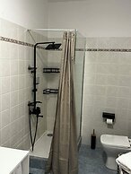 Skiathos Center Stylish 2 Bd w Balcony