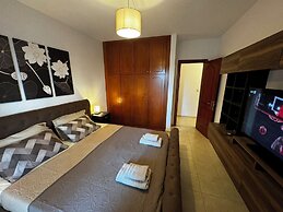 Skiathos Center Stylish 2 Bd w Balcony