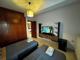 Skiathos Center Stylish 2 Bd w Balcony