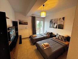Skiathos Center Stylish 2 Bd w Balcony
