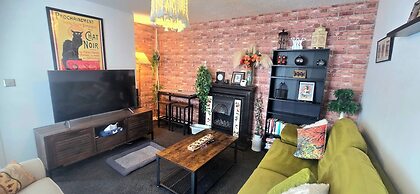 The Hideaway/cottage Feel/patio/central/parking