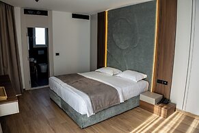 Bolt Boutique Hotel