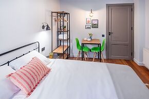 HB apartments Hill House