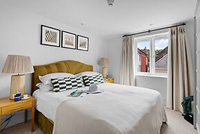 The Masts 37 Dart Marina