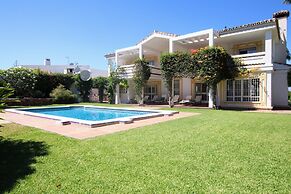 Tess Villa Becerra in Alhaurin de la Torre