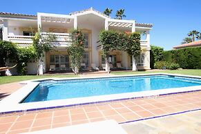 Tess Villa Becerra in Alhaurin de la Torre