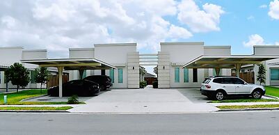 Elegant Apartment 10 min to Mercedes Outlets