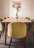 Spacious 4 Bedroom Flat in Stirling