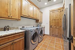 Private Ranch - Pool, Ping Pong, Yoga, Weddings, Games