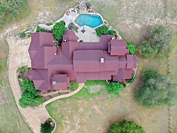 Private Ranch - Pool, Ping Pong, Yoga, Weddings, Games