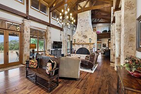 Private Ranch - Pool, Ping Pong, Yoga, Weddings, Games