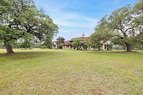 Private Ranch - Pool, Ping Pong, Yoga, Weddings, Games