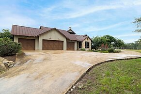 Private Ranch - Pool, Ping Pong, Yoga, Weddings, Games