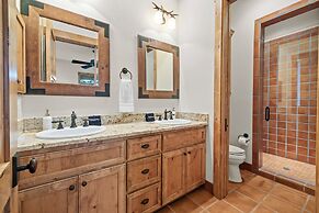 Private Ranch - Pool, Ping Pong, Yoga, Weddings, Games