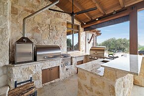 Private Ranch - Pool, Ping Pong, Yoga, Weddings, Games