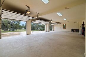 Private Ranch - Pool, Ping Pong, Yoga, Weddings, Games