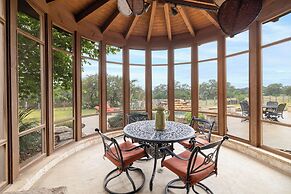 Private Ranch - Pool, Ping Pong, Yoga, Weddings, Games