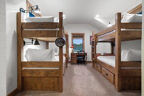 Private Ranch - Pool, Ping Pong, Yoga, Weddings, Games