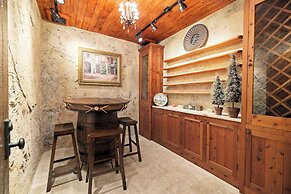 Private Ranch - Pool, Ping Pong, Yoga, Weddings, Games