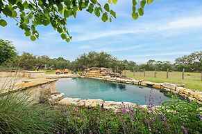 Private Ranch - Pool, Ping Pong, Yoga, Weddings, Games