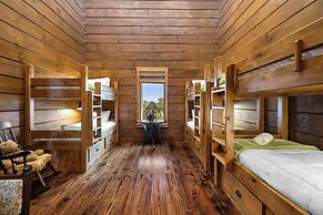 Private Ranch - Pool, Ping Pong, Yoga, Weddings, Games