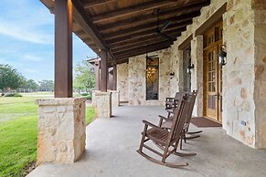 Private Ranch - Pool, Ping Pong, Yoga, Weddings, Games