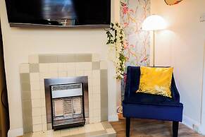 Comfy Kingston Central Garden House & Free Parking