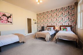 Comfy Kingston Central Garden House & Free Parking