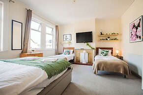 Comfy Kingston Central Garden House & Free Parking