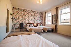 Comfy Kingston Central Garden House & Free Parking