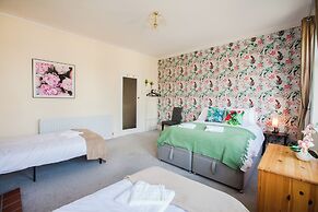 Comfy Kingston Central Garden House & Free Parking