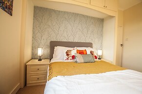 Comfy Kingston Central Garden House & Free Parking