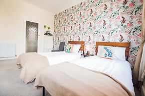 Comfy Kingston Central Garden House & Free Parking