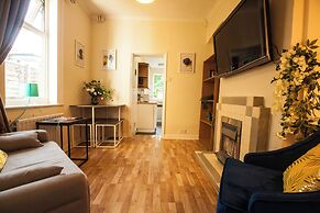 Comfy Kingston Central Garden House & Free Parking