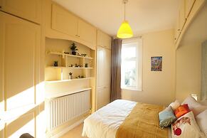 Comfy Kingston Central Garden House & Free Parking