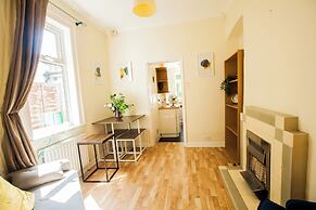 Comfy Kingston Central Garden House & Free Parking