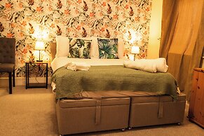 Comfy Kingston Central Garden House & Free Parking