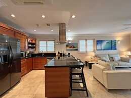 Waterside Apartment 101 by Island Villas