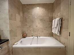 Waterside Apartment 101 by Island Villas