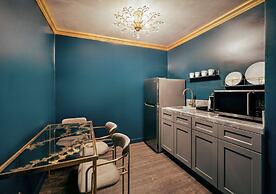 The Fainting Couch Boutique Hotel