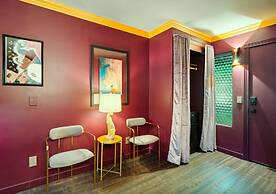 The Fainting Couch Boutique Hotel