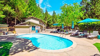 The Fainting Couch Boutique Hotel