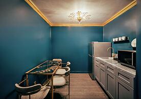 The Fainting Couch Boutique Hotel