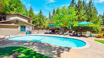 The Fainting Couch Boutique Hotel